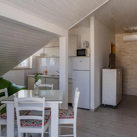 Apartmán With Parking Space - 21494 Vir